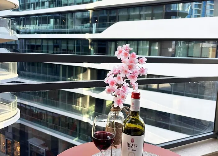 Paceville Glow Three