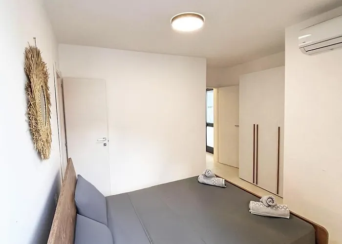 Paceville Glow Three Apartament *