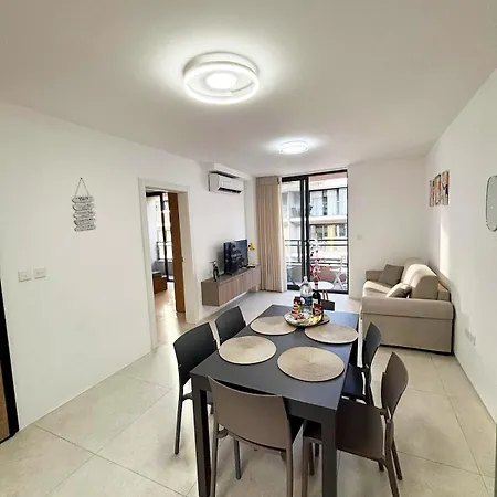 Paceville Glow Three