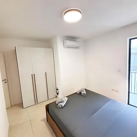 Paceville Glow Three Апартаменты Сент Джулианс