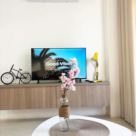 Paceville Glow Three *