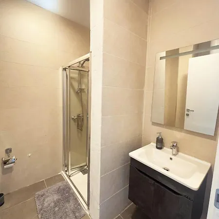 Paceville Glow Three