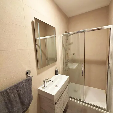 Paceville Glow Three Сент Джулианс