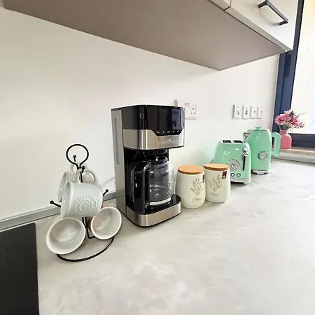 Paceville Glow Three Сент Джулианс