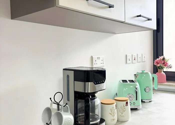 Paceville Glow Three