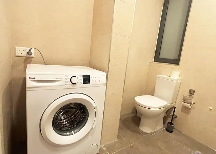 Paceville Glow Three * سانت جوليان