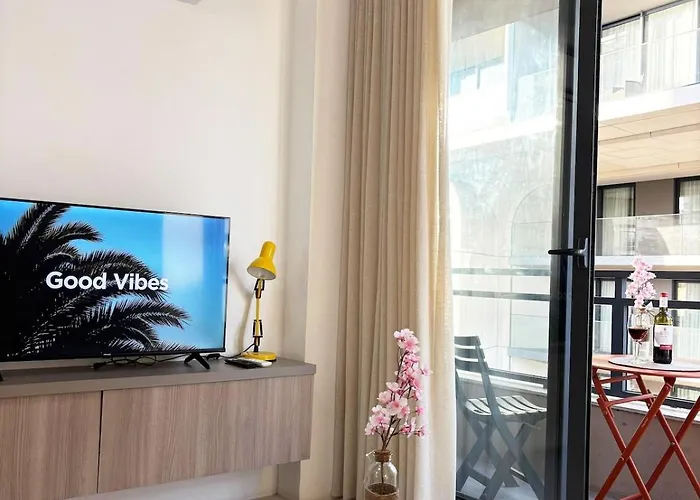 Paceville Glow Three * سانت جوليان