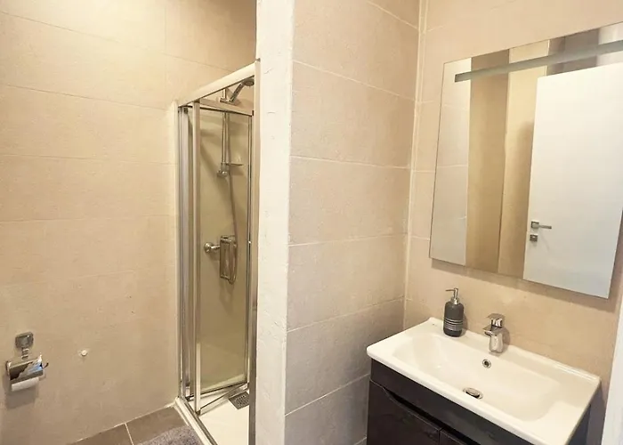 Paceville Glow Three